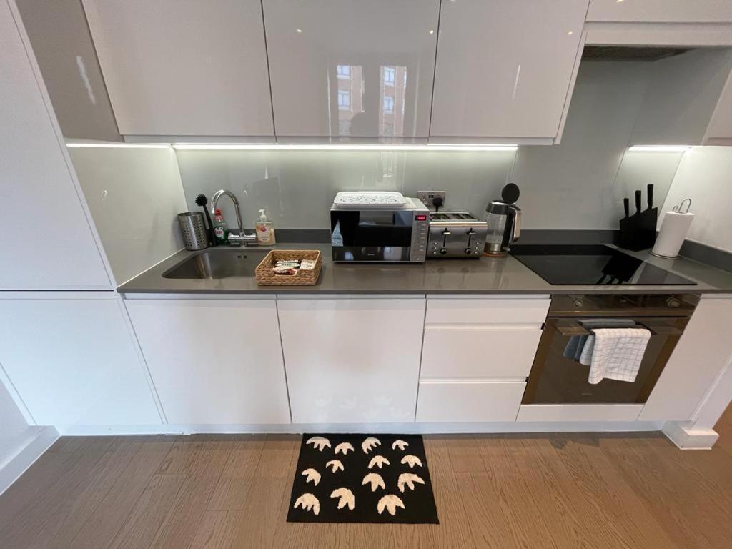 Absolute Stays On Grosvenor - St Albans-High Street- Near Luton Airport - St Albans Abbey Train Station -Close To London- Harry Potter World - The Odyssey Cinema-Contractors -London Road-Business-Leisure Buitenkant foto