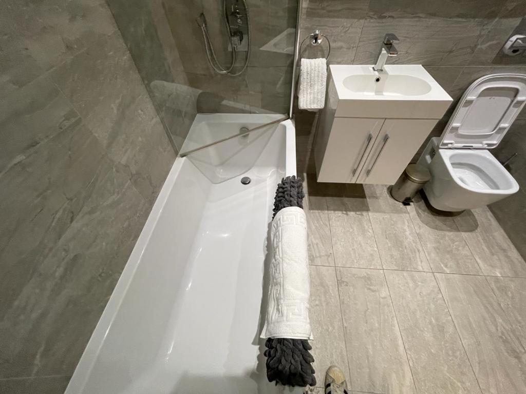 Absolute Stays On Grosvenor - St Albans-High Street- Near Luton Airport - St Albans Abbey Train Station -Close To London- Harry Potter World - The Odyssey Cinema-Contractors -London Road-Business-Leisure Buitenkant foto